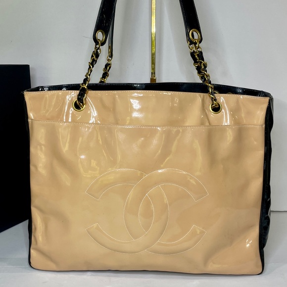 CHANEL Rare Coco Mark Chain Tote bag - Picture 6 of 17